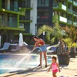 Breeze Pool & Mamaia Nord 3*