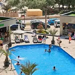 Breeze Pool & Mamaia Nord 3* Năvodari
