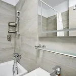 Breeze Pool & Mamaia Nord Appartamento 3*