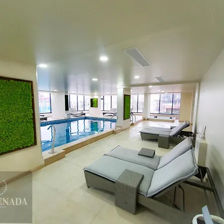 Breeze Pool & Spa Mamaia Nord *