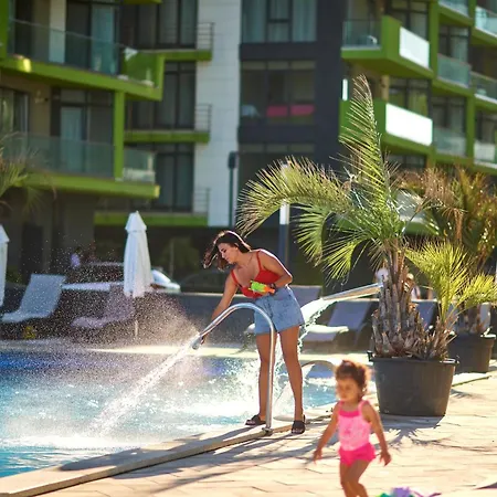 Breeze Pool & Spa Mamaia Nord *