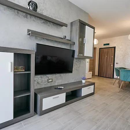 Breeze Pool & Spa Mamaia Nord