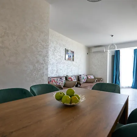 Apartment Breeze Pool & Spa Mamaia Nord Navodari