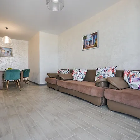 Breeze Pool & Spa Mamaia Nord