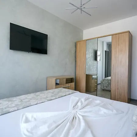 Apartment Breeze Pool & Spa Mamaia Nord *