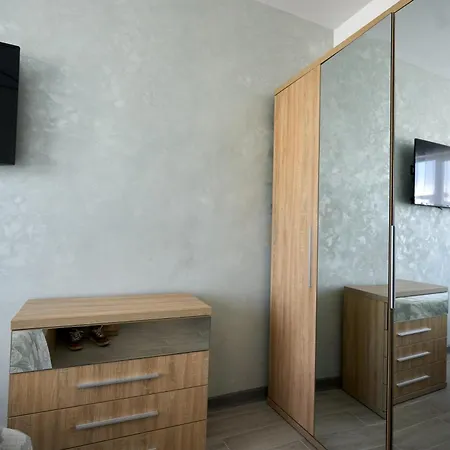 Breeze Pool & Spa Mamaia Nord Apartment