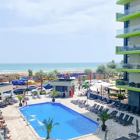 Breeze Pool & Spa Mamaia Nord Navodari