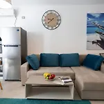 Apartment Breeze Pool & Mamaia Nord