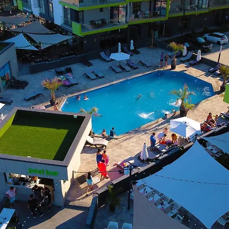 Breeze Pool & Mamaia Nord 3* Navodari