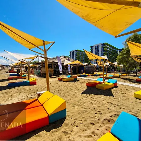 Breeze Pool & Mamaia Nord Apartment Navodari