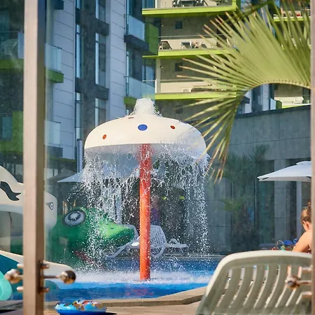Breeze Pool & Mamaia Nord 3* Navodari