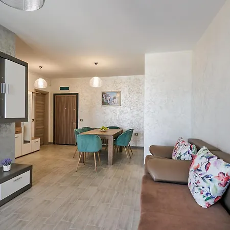 Breeze Pool & Mamaia Nord Năvodari