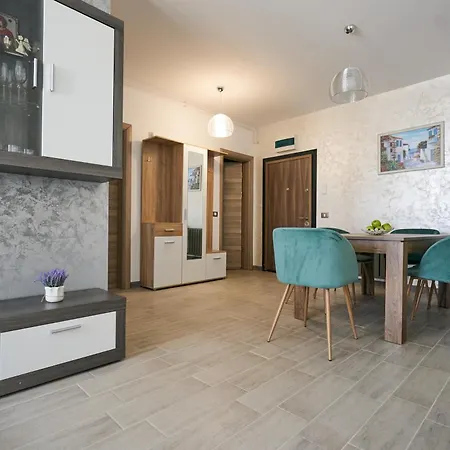 Breeze Pool & Mamaia Nord Διαμέρισμα 3*