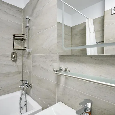 Breeze Pool & Mamaia Nord Lejlighed 3*