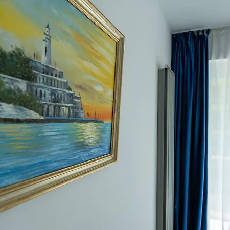 Breeze Pool & Mamaia Nord