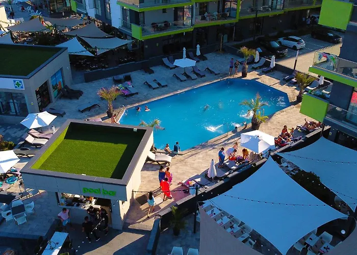 Breeze Pool & Mamaia Nord 3* Năvodari