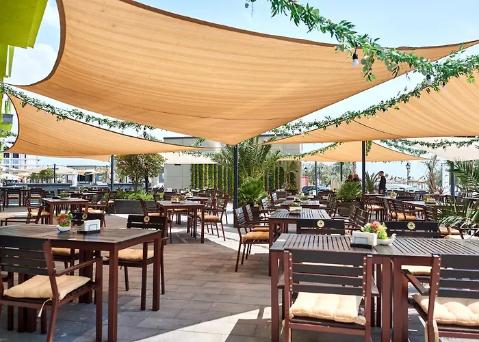 Breeze Pool & Mamaia Nord Apartamento