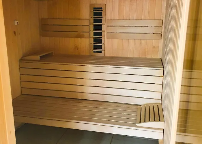 Breeze Pool & Mamaia Nord