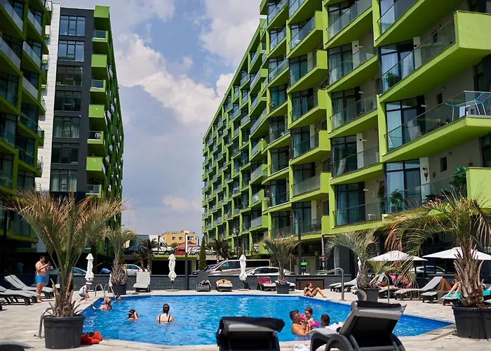 Breeze Pool & Mamaia Nord Apartamento 3*