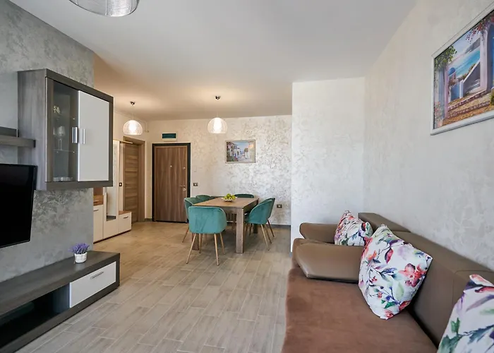 Breeze Pool & Mamaia Nord Năvodari