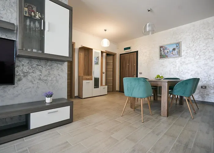 Breeze Pool & Mamaia Nord Apartamento 3*