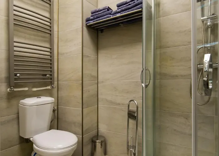 Breeze Pool & Mamaia Nord