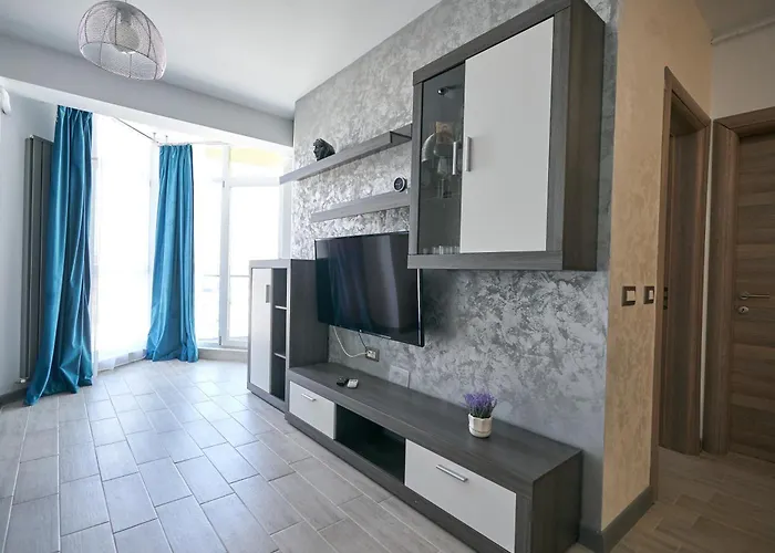 Breeze Pool & Mamaia Nord 3* Năvodari