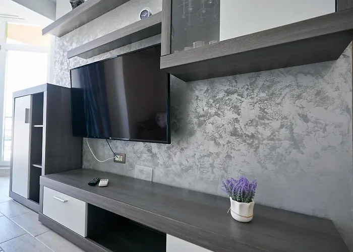 Apartamento Breeze Pool & Mamaia Nord 3*