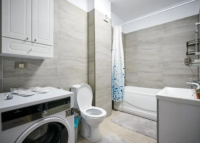 Breeze Pool & Mamaia Nord 3*